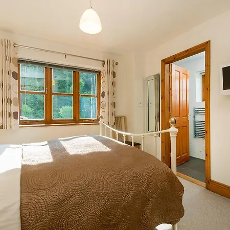 Travel Fox Cottages- Swimming Lake, Bbq Hut, Games Area - Alton Towers Froghall Exterior photo