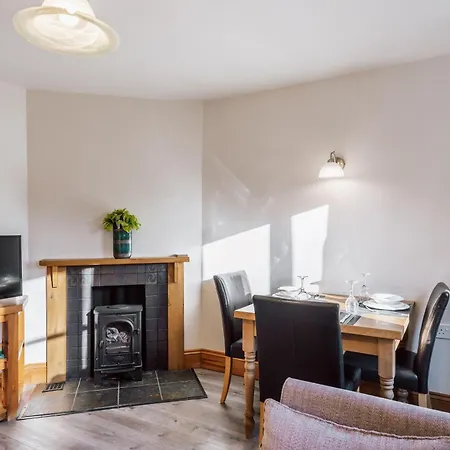 Travel Fox Cottages- Swimming Lake, Bbq Hut, Games Area - Alton Towers Froghall Exterior photo