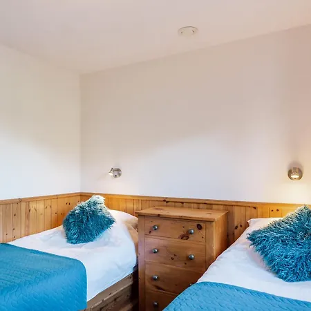 Travel Fox Cottages- Swimming Lake, Bbq Hut, Games Area - Alton Towers Froghall Exterior photo