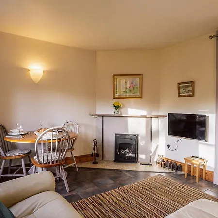 Travel Fox Cottages- Swimming Lake, Bbq Hut, Games Area - Alton Towers Froghall Exterior photo