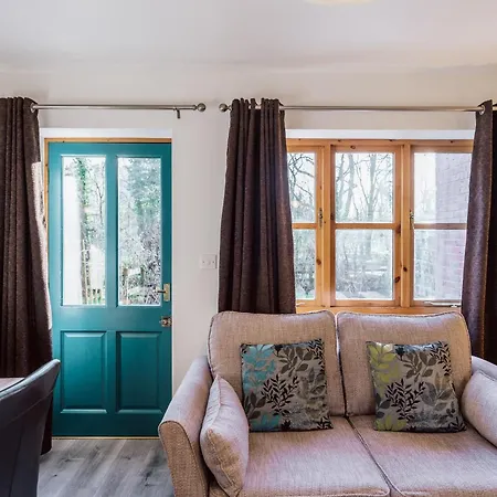 Travel Fox Cottages- Swimming Lake, Bbq Hut, Games Area - Alton Towers Froghall Exterior photo
