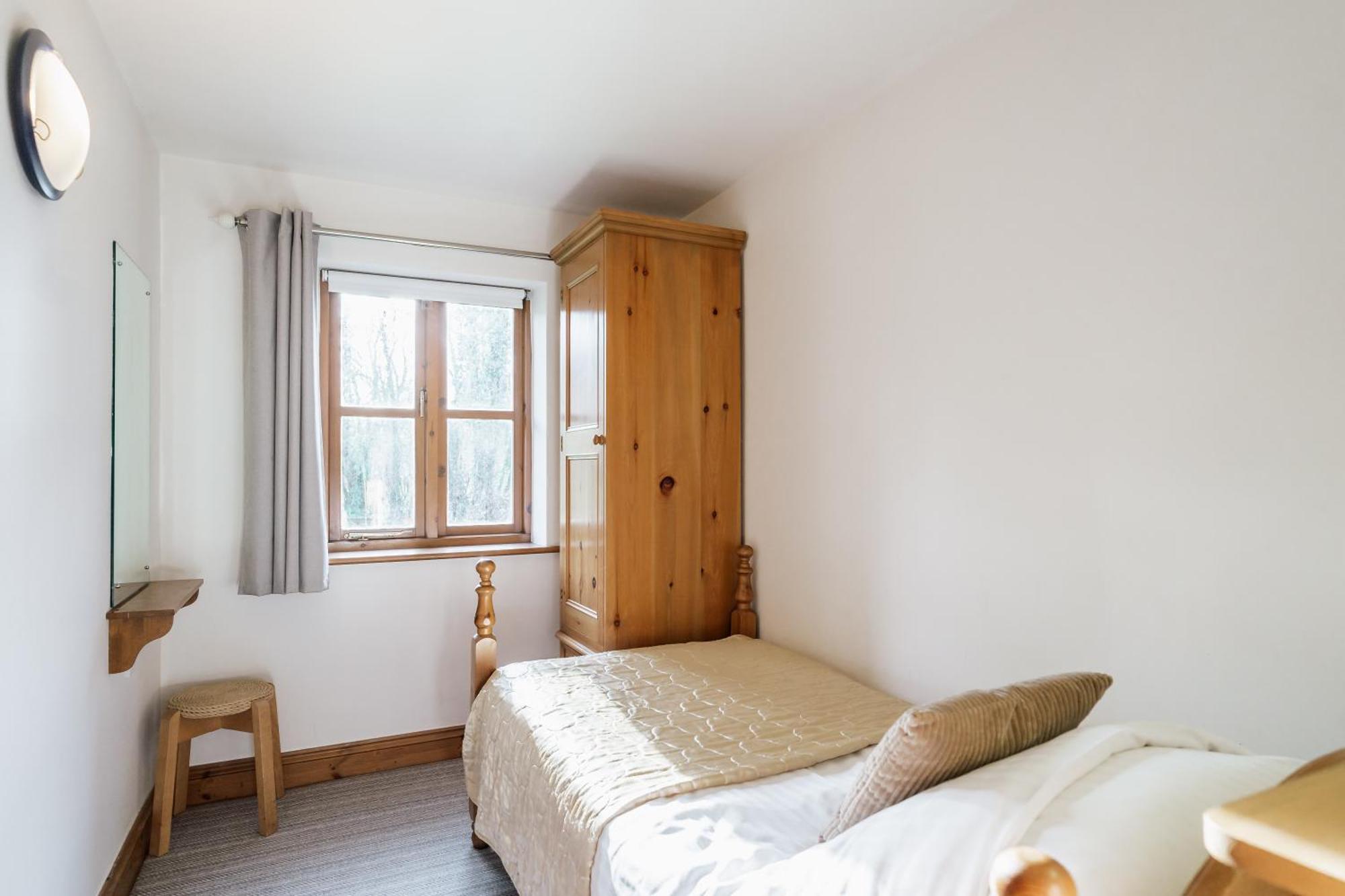 Travel Fox Cottages- Swimming Lake, Bbq Hut, Games Area - Alton Towers * Froghall