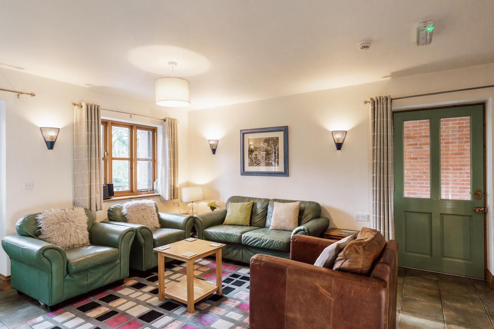 Travel Fox Cottages- Swimming Lake, Bbq Hut, Games Area - Alton Towers Ferienhaus *