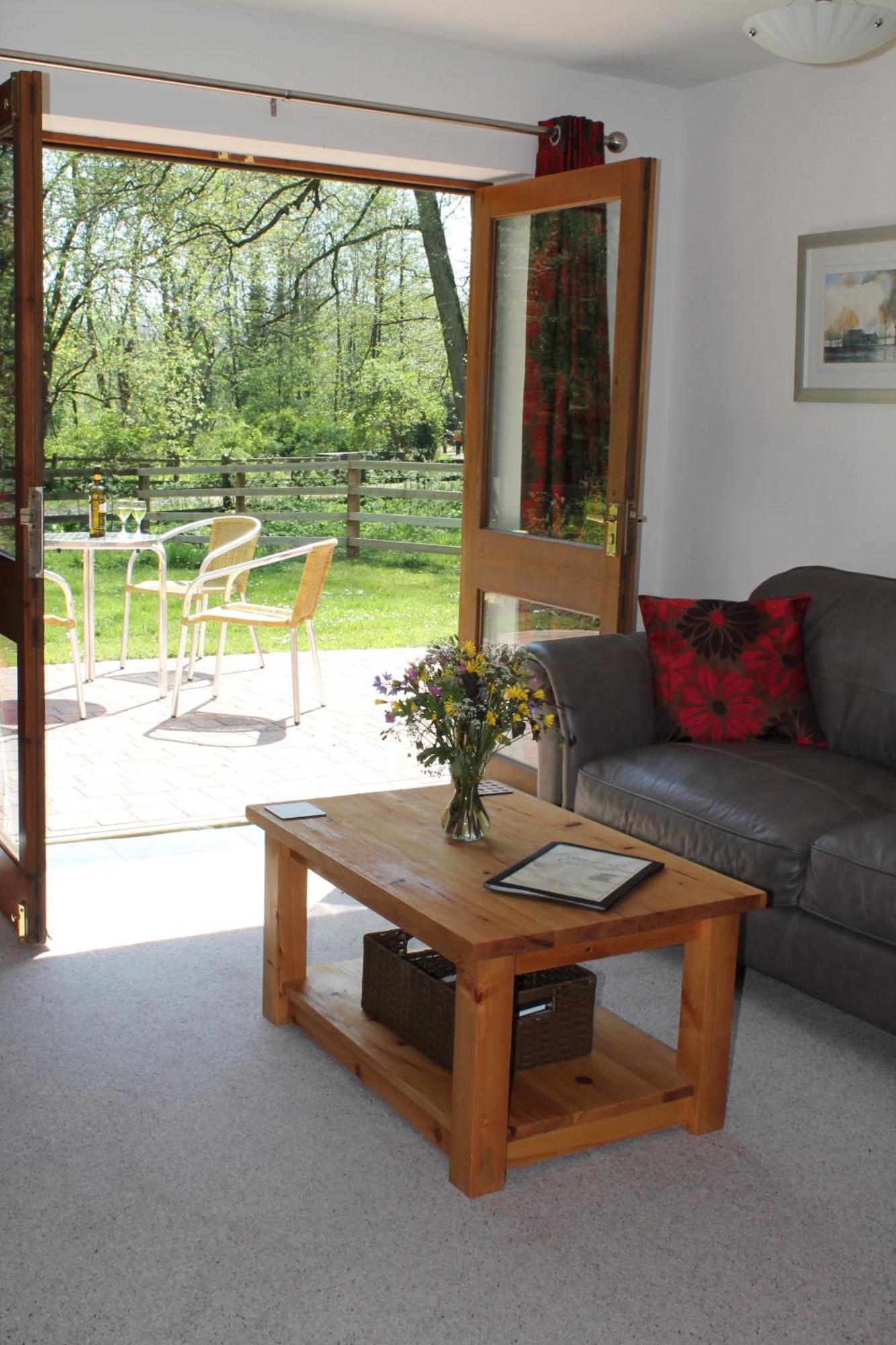 Travel Fox Cottages- Swimming Lake, Bbq Hut, Games Area - Alton Towers * Froghall