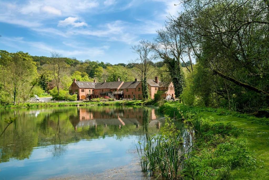 Travel Fox Cottages- Swimming Lake, Bbq Hut, Games Area - Alton Towers Сasa de vacaciones Froghall