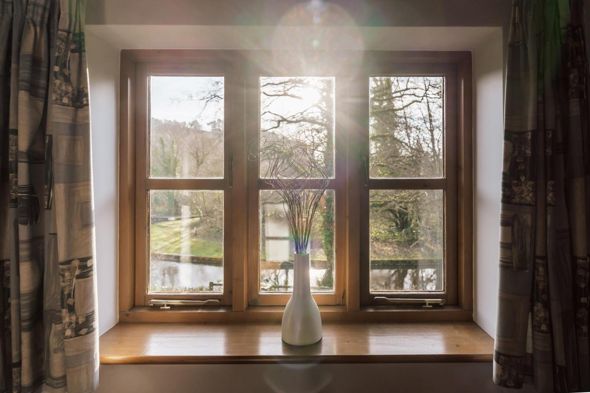 Travel Fox Cottages- Swimming Lake, Bbq Hut, Games Area - Alton Towers